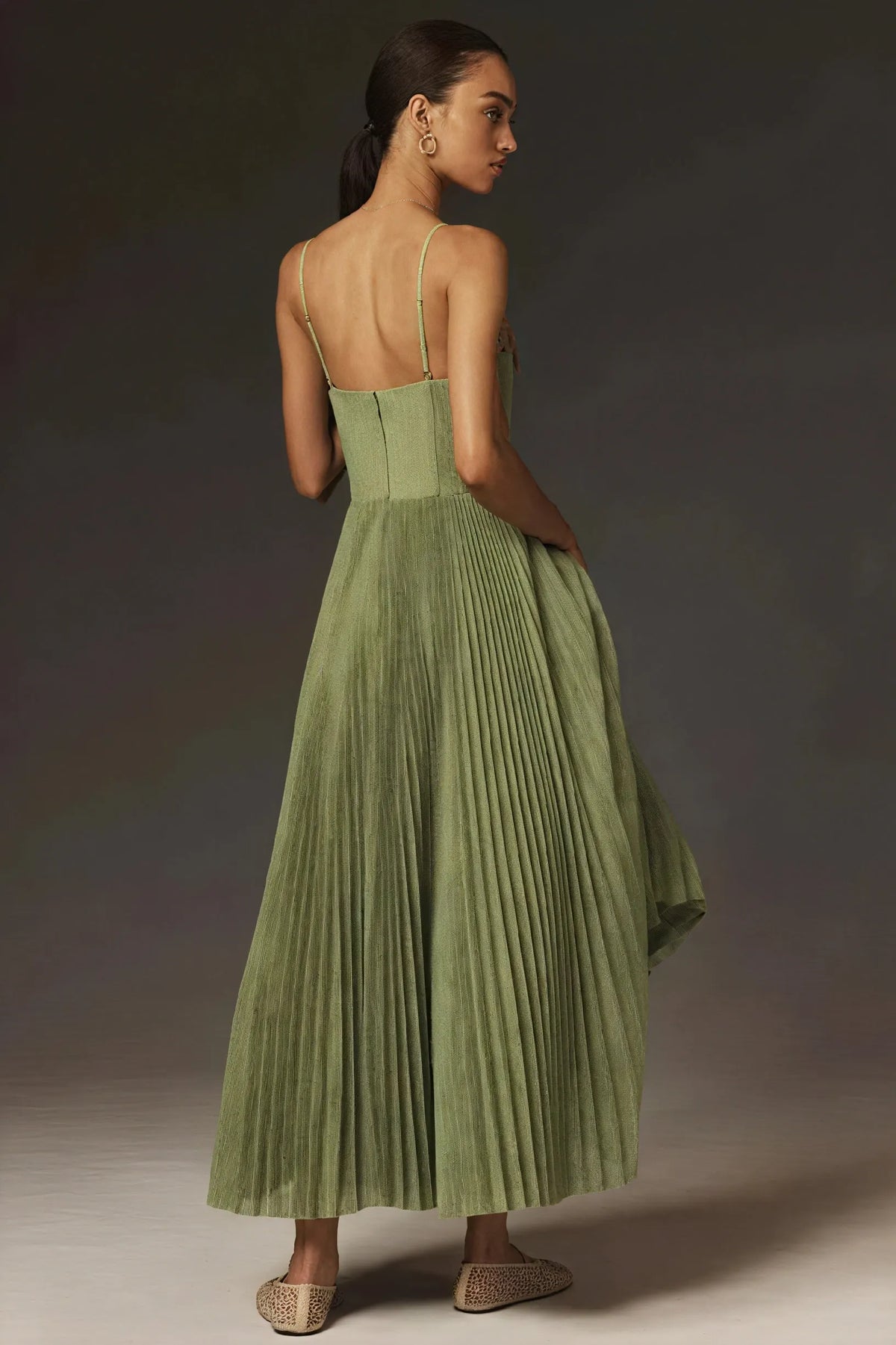 Anmutiges Kleid mit feinen Details