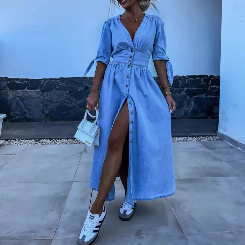 Maxikleid mit V-Ausschnitt und Schlitz