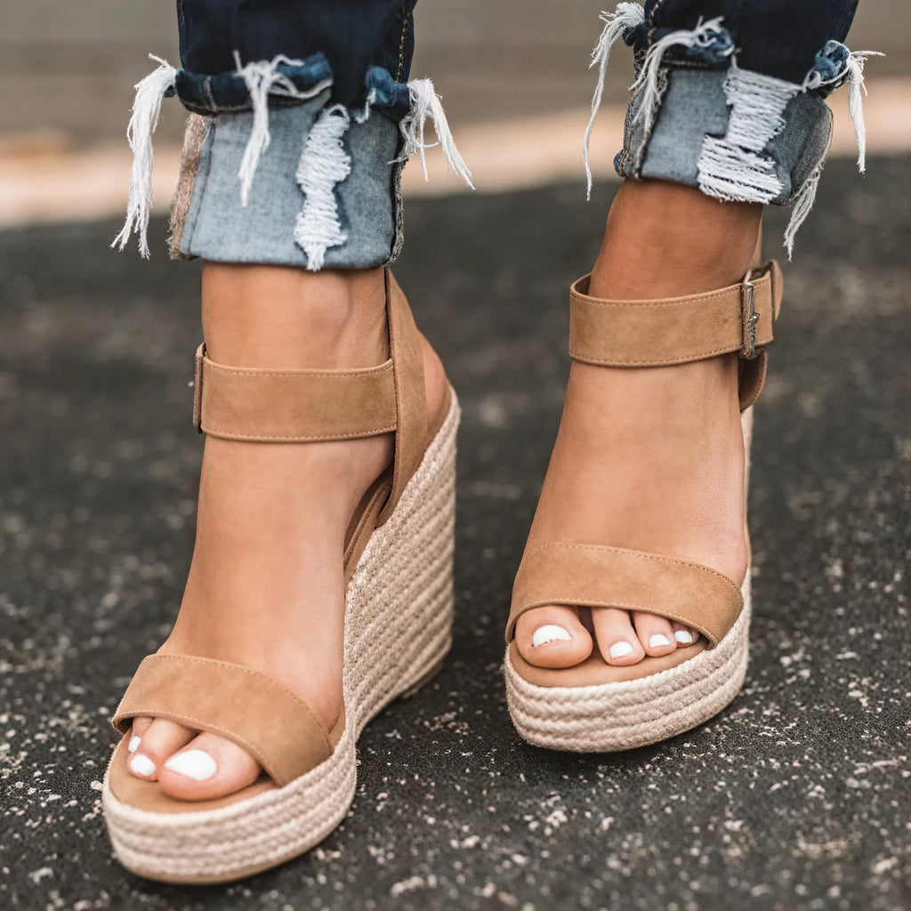 Keilabsatz Sandalen – Offene Spitze mit Knöchelriemen