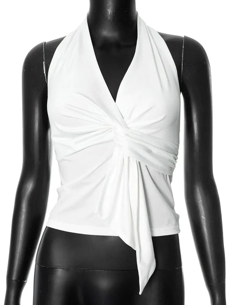 Figurbetontes Neckholder Top mit Knotendetail