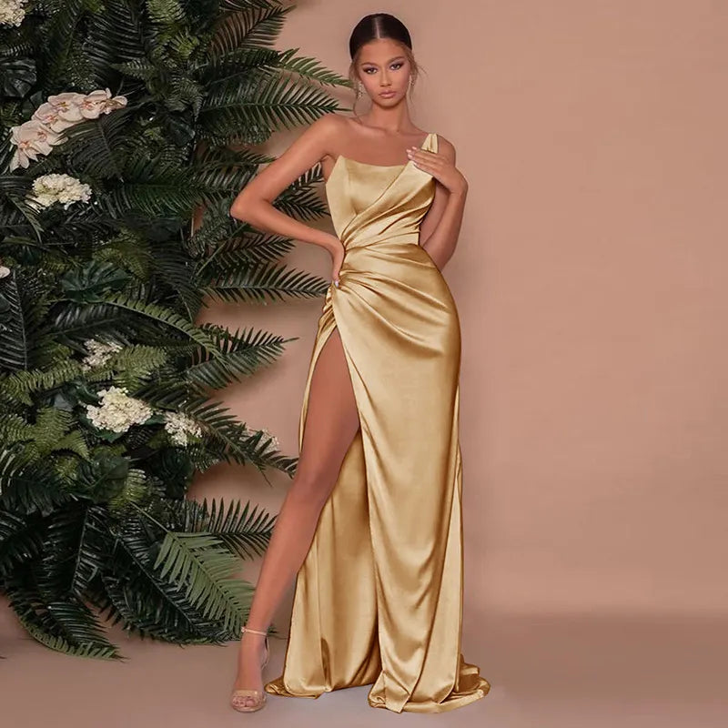 Asymmetrisches Kleid mit eleganter Silhouette
