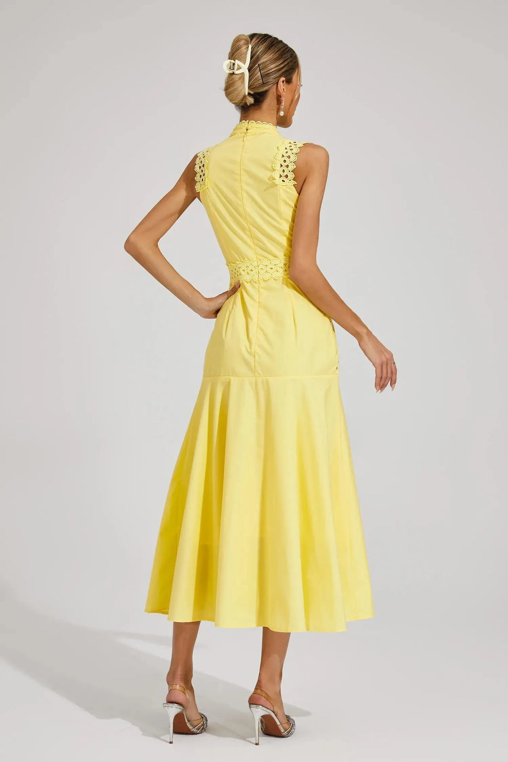 Sleeveless Midi Dress for Women with Flattering Cut and Summer Style