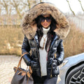 - Winterjacke mit Fellkapuze