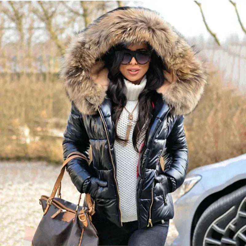 - Winterjacke mit Fellkapuze