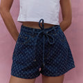 Denim Shorts mit Bindegürtel – Einzigartiges Muster
