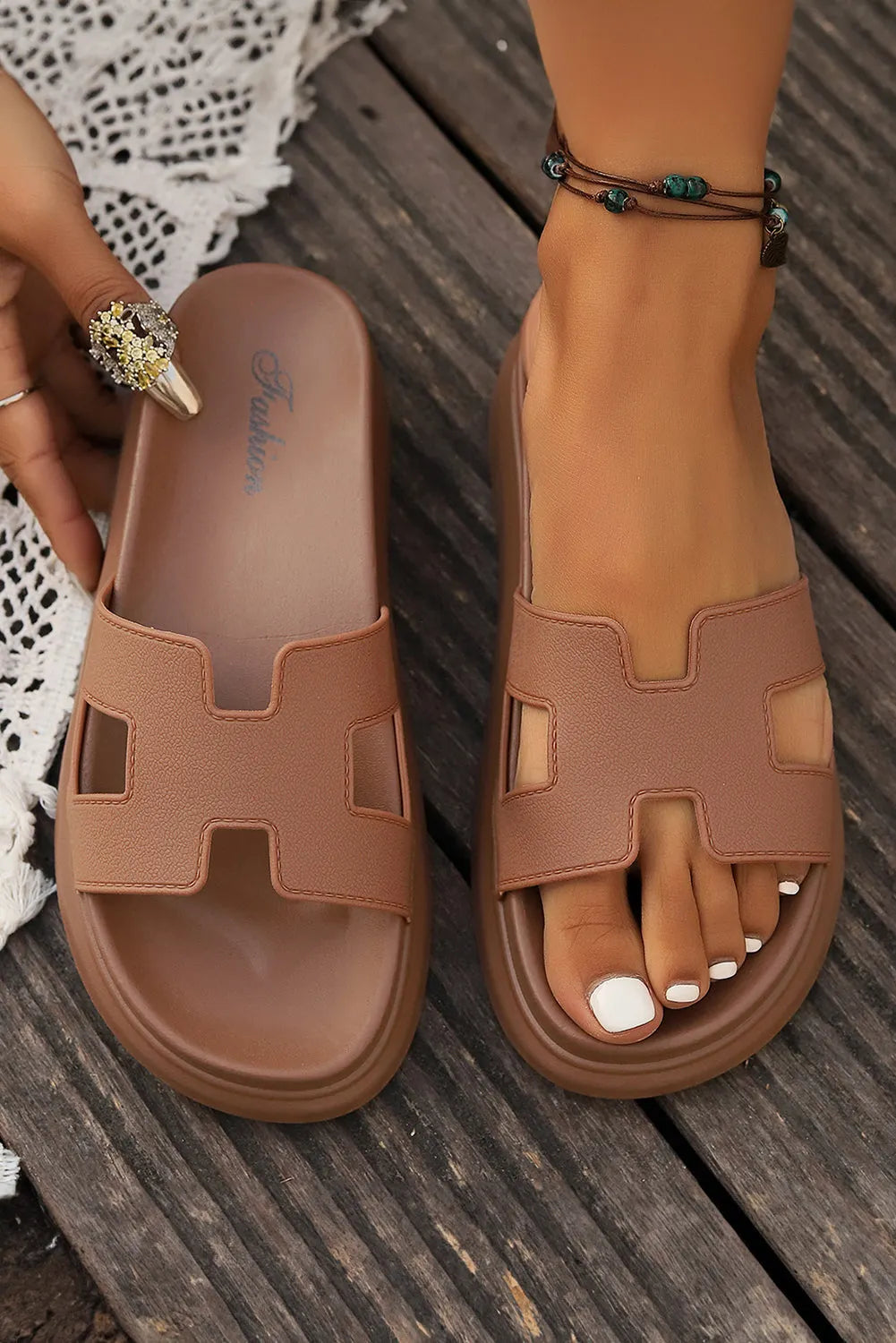 Milla | Sandaler med Stil og Komfort