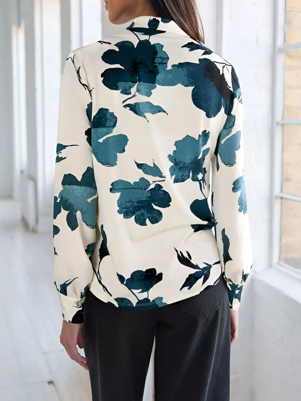 Printed V-Neck Long Sleeve Blouse