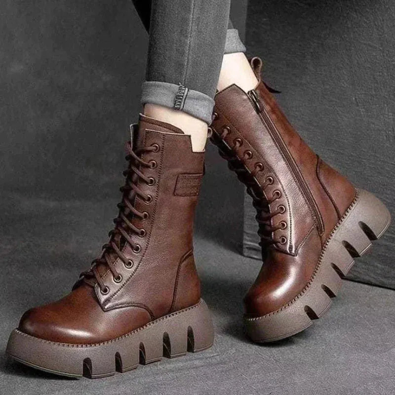 – Stylische Stiefel mit hoher Sohle