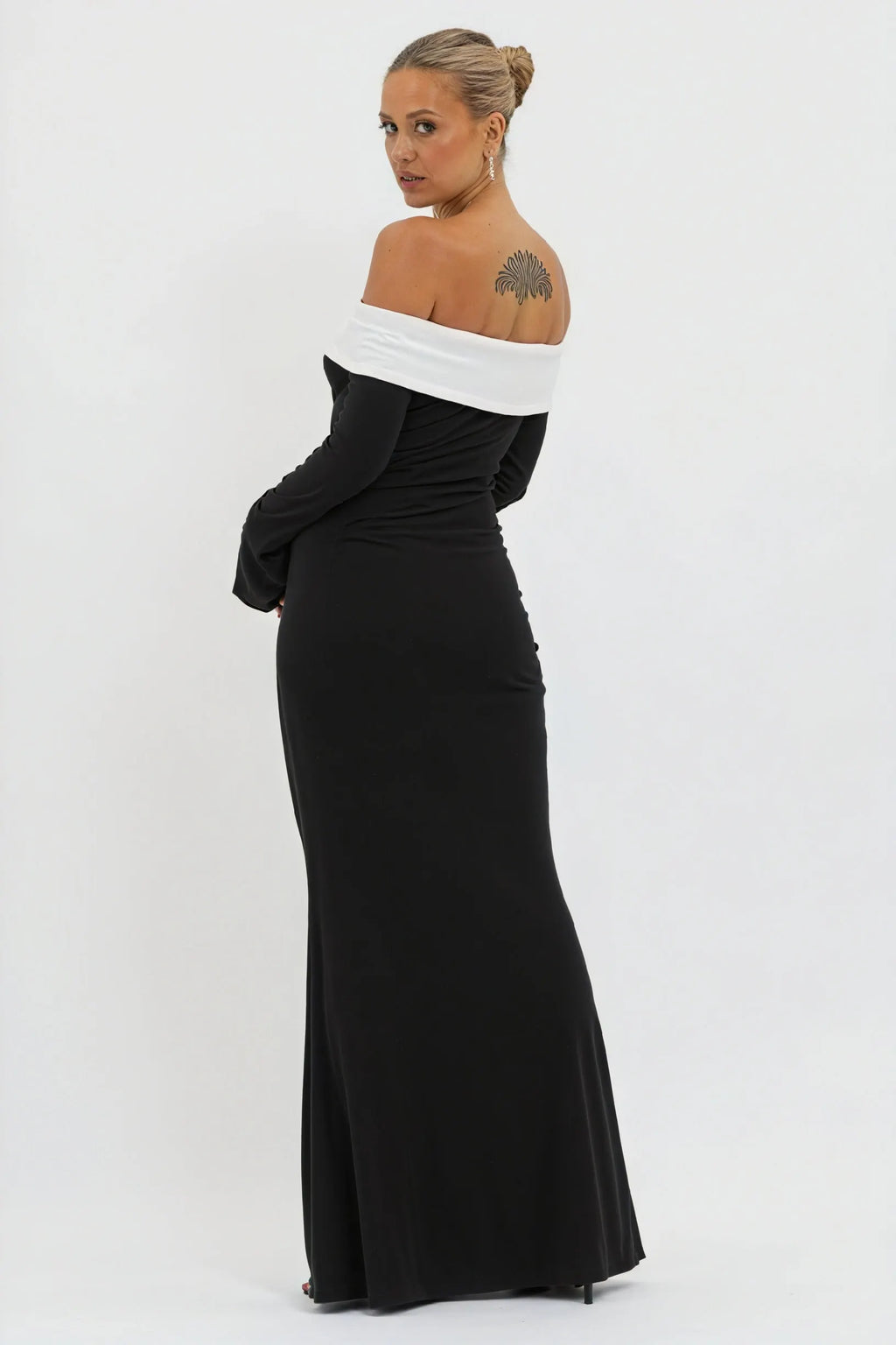 Elegantes Abendkleid mit Farbblock-Design