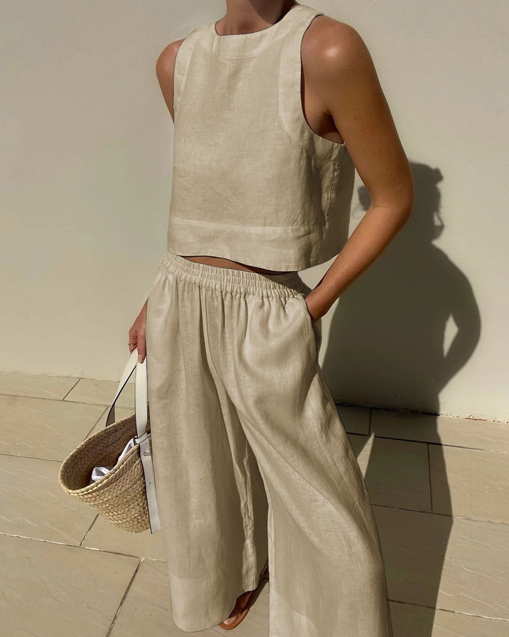 Minimalistisches Set: Top & Wide Leg Hose