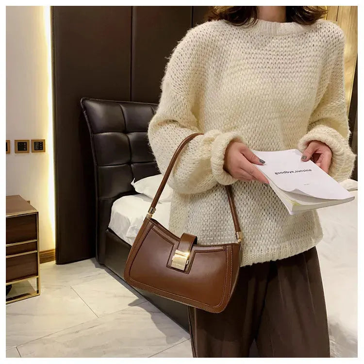 FLORE | Dames Leren Handtas Met Unieke Gesp Sluiting â€“ Gestructureerd Design Met Flap En Metalen Sluiting â€“ Tijdloos En Elegant