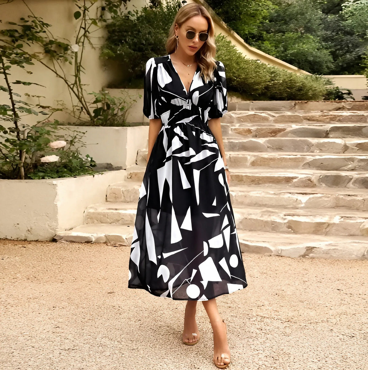 Blumen Midi Kleid – V-Ausschnitt, Kurzarm