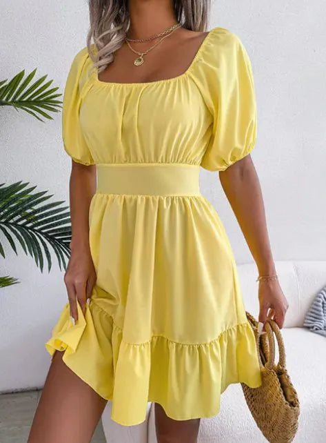 Sommerliches Kleid mit Puffärmeln