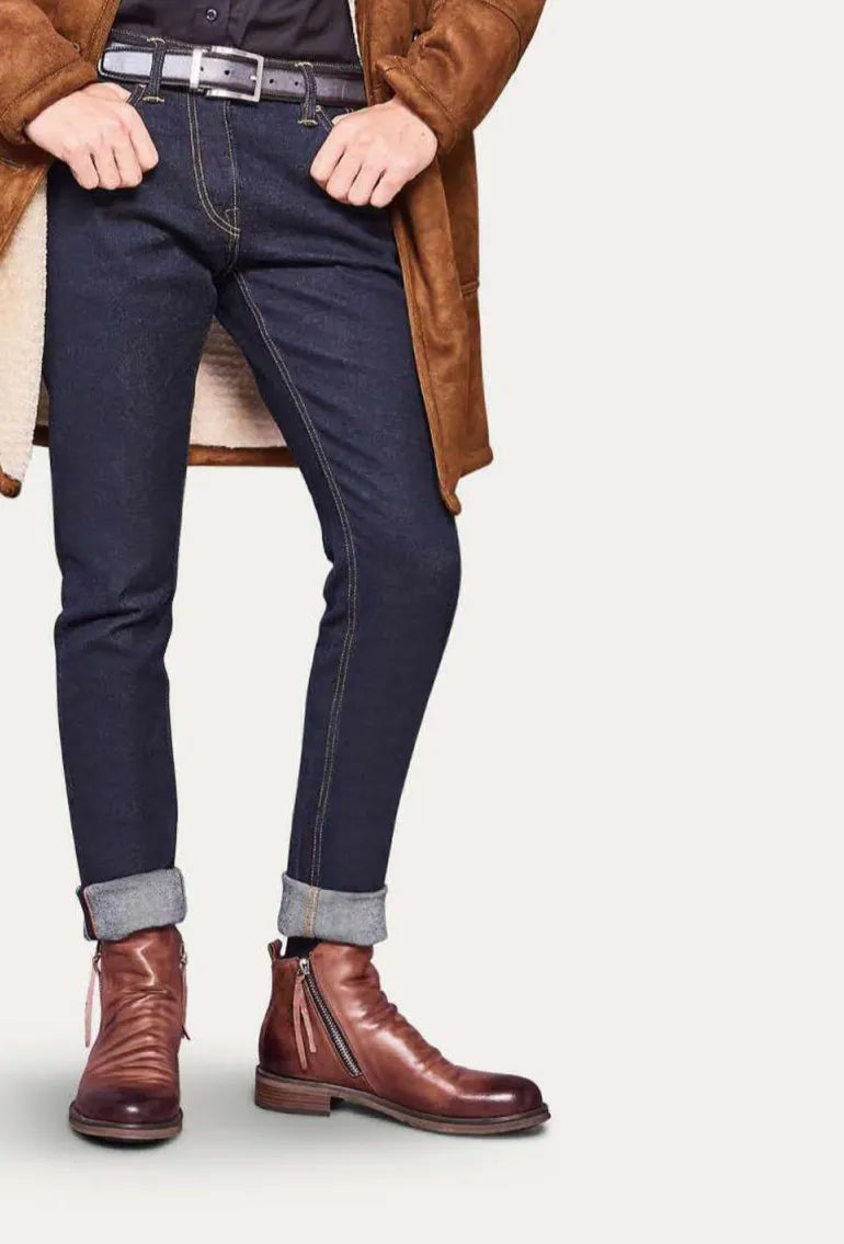 - Stiefel aus Leder