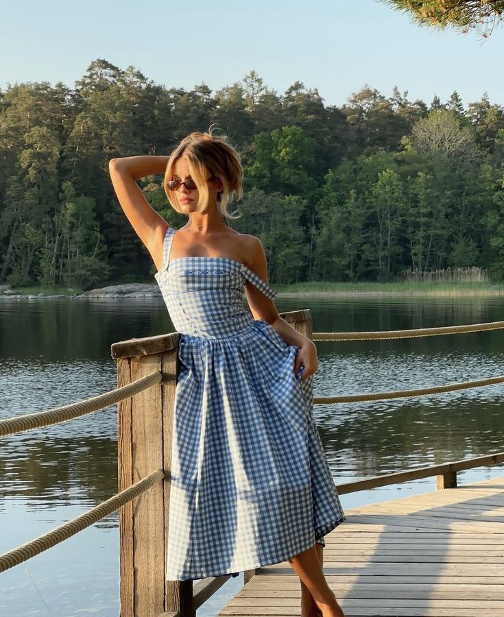 Gingham Kleid – Eckiger Ausschnitt, Knopfdetails
