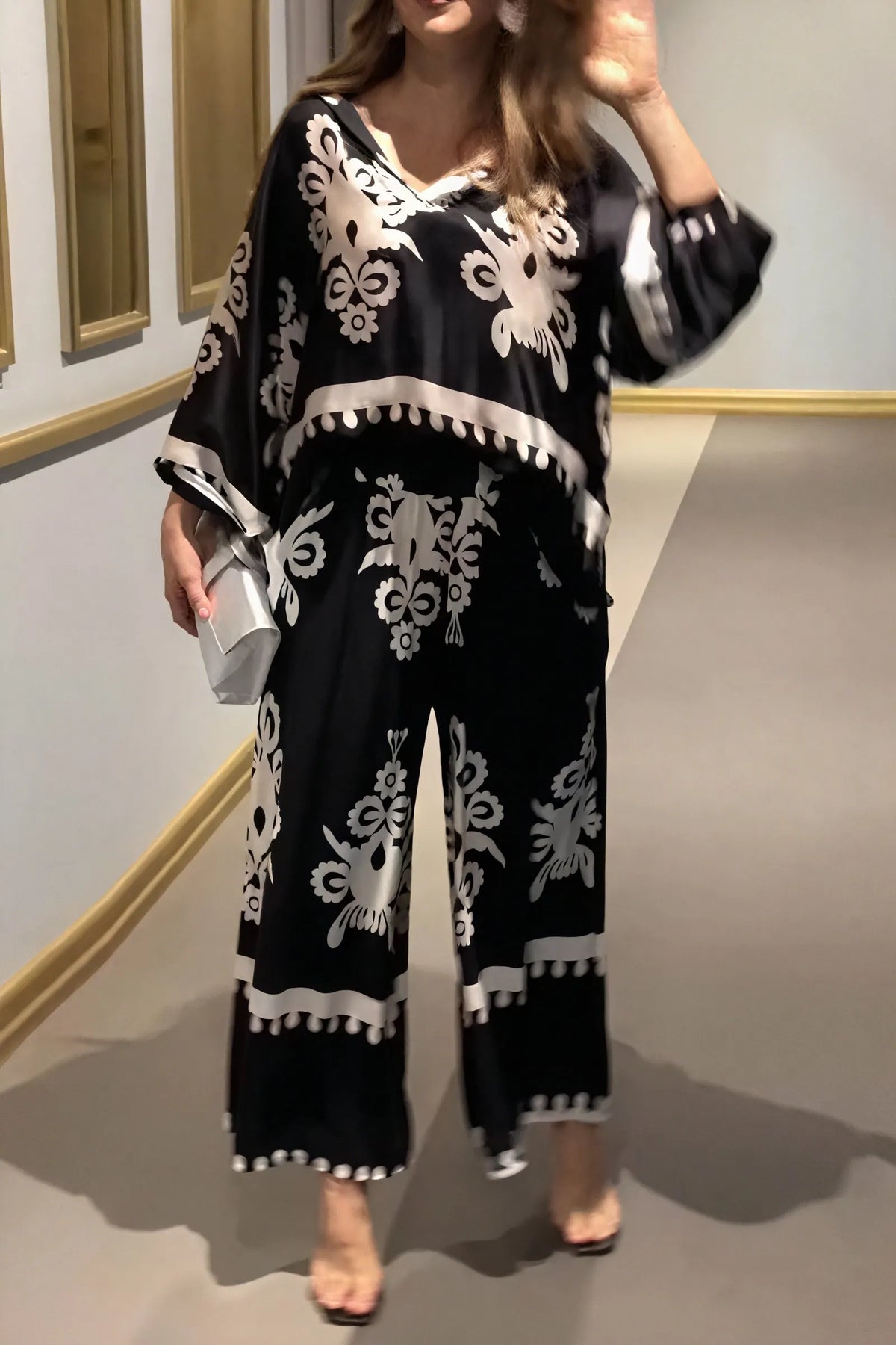 Seiden-Pyjama Set mit Blumenmuster