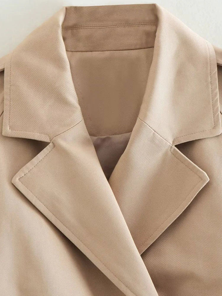 Modern Women's Cropped Trench Coat With Classic Lapels