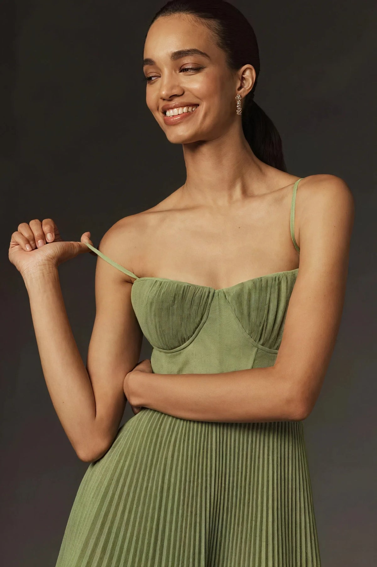 Anmutiges Kleid mit feinen Details