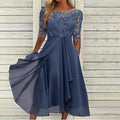 Stilvolles Kleid Mit Zarter Spitze