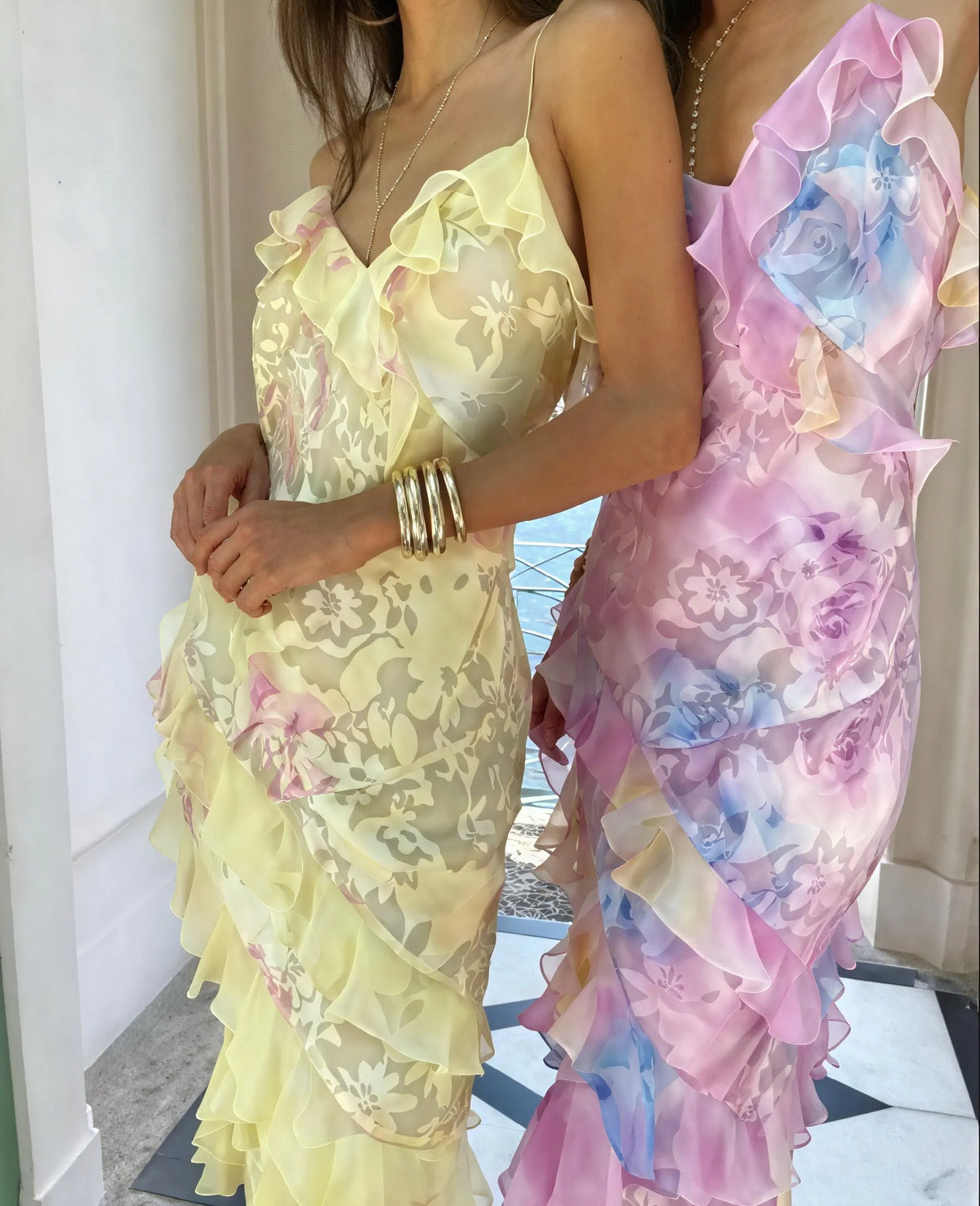 Blumen-Kleid mit Rüschen & Spaghetti-Trägern