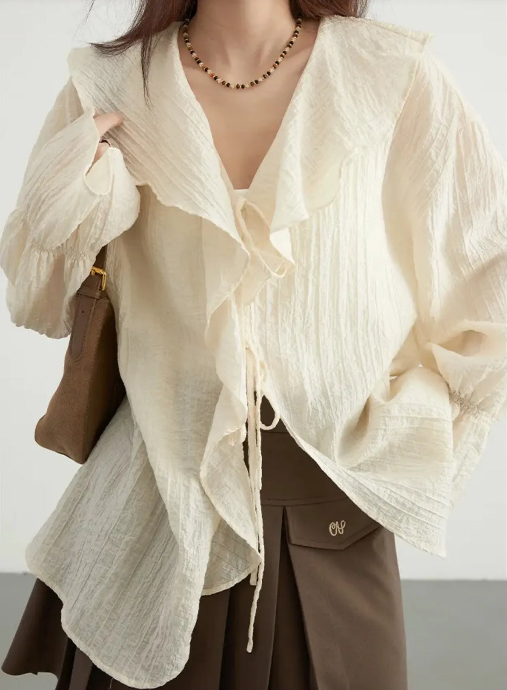 LEONA | Luchtige Dames Blouse met Ruffle Kraag – Luchtige Zomerstijl met Romantische Flair