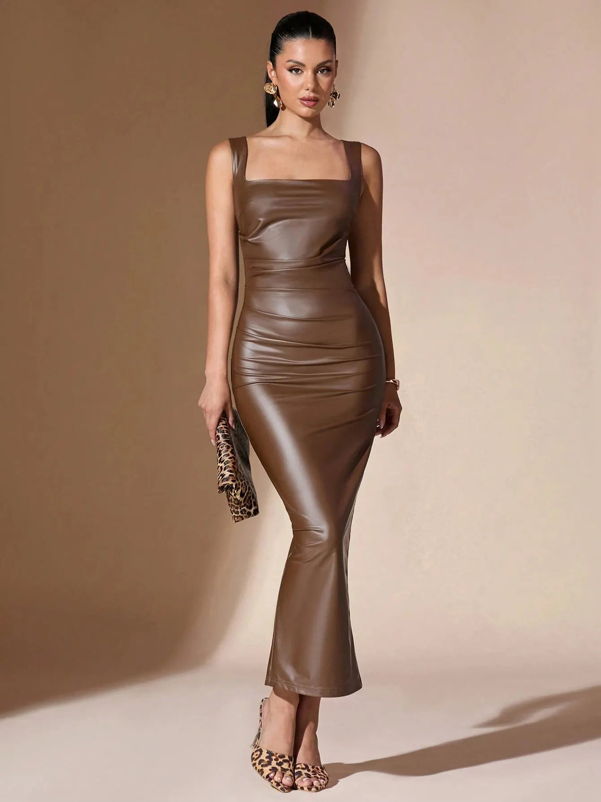Vestido Midi  em Couro Marrom Teodora