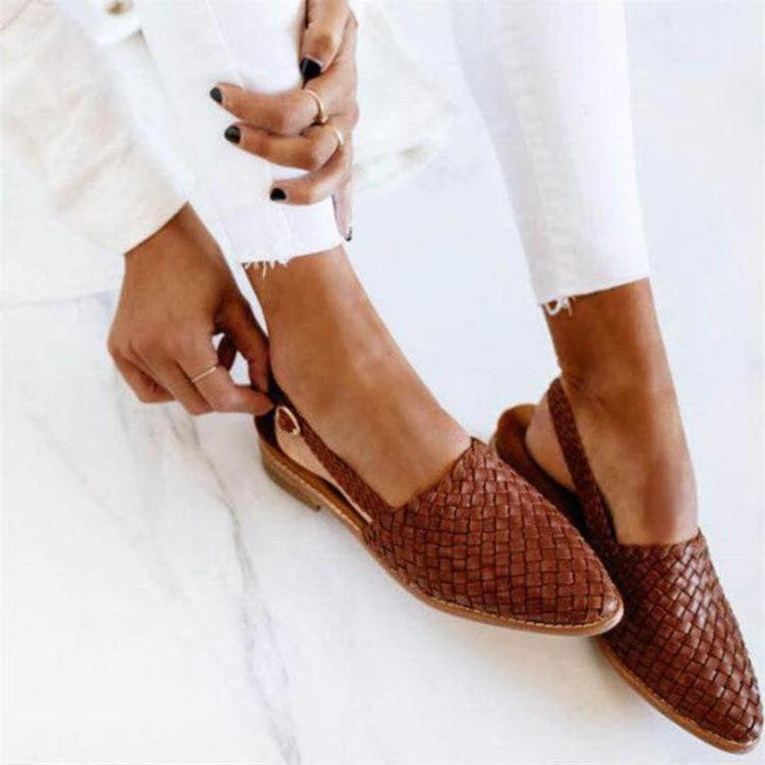 Claire | Elegante og Behagelige Håndlavede Flade Sandaler
