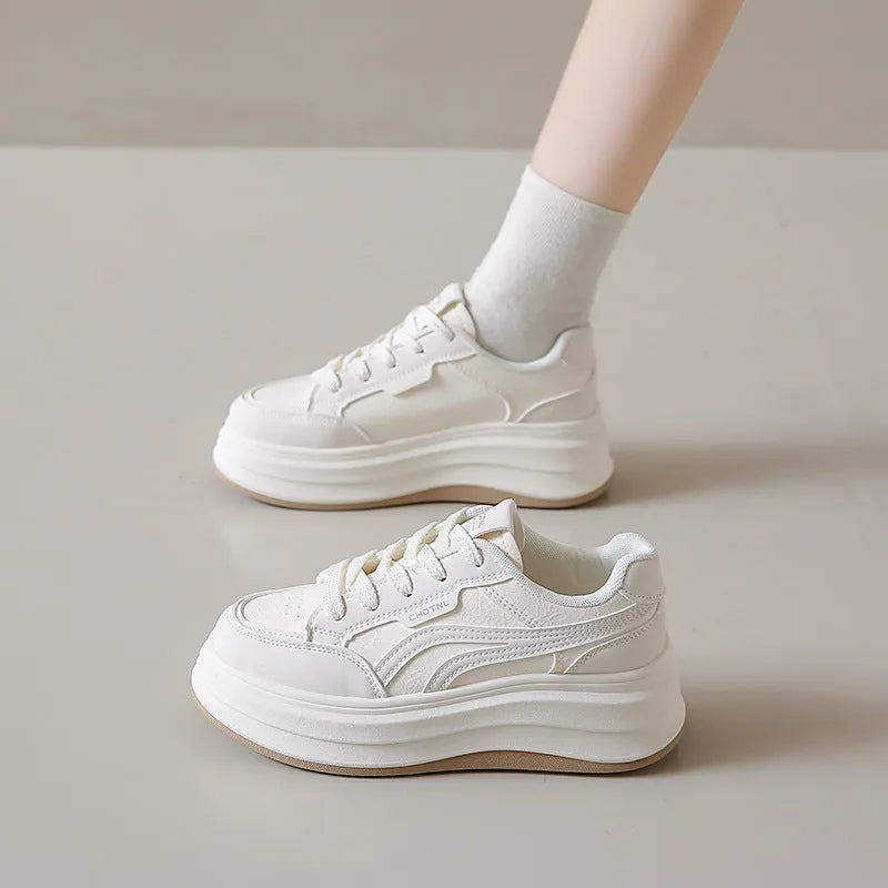 Sneaker mit Plateausohle