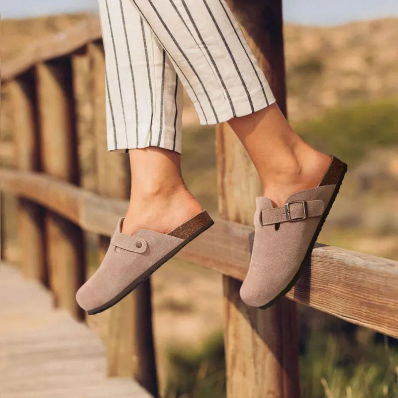 Wildleder Pantolette – Offene Ferse, Verstellbarer Riemen