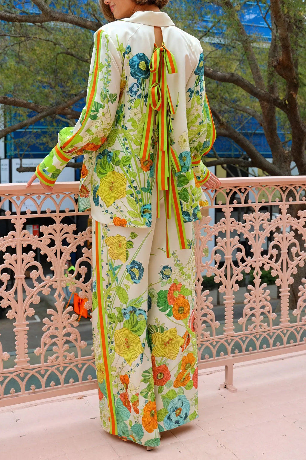 Floral Suit: Sommerliche Eleganz