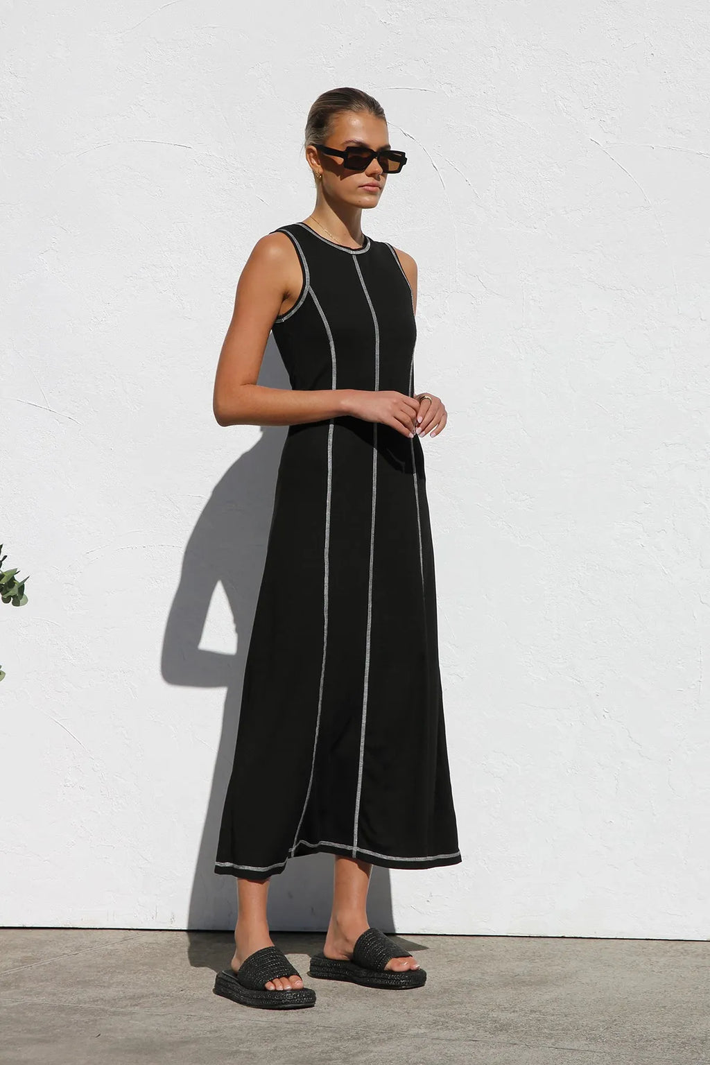 ARIANA | Zwarte Dames Maxi Jurk met Contrasterende Stiksels - Stijlvol, Rekbaar & Elegant