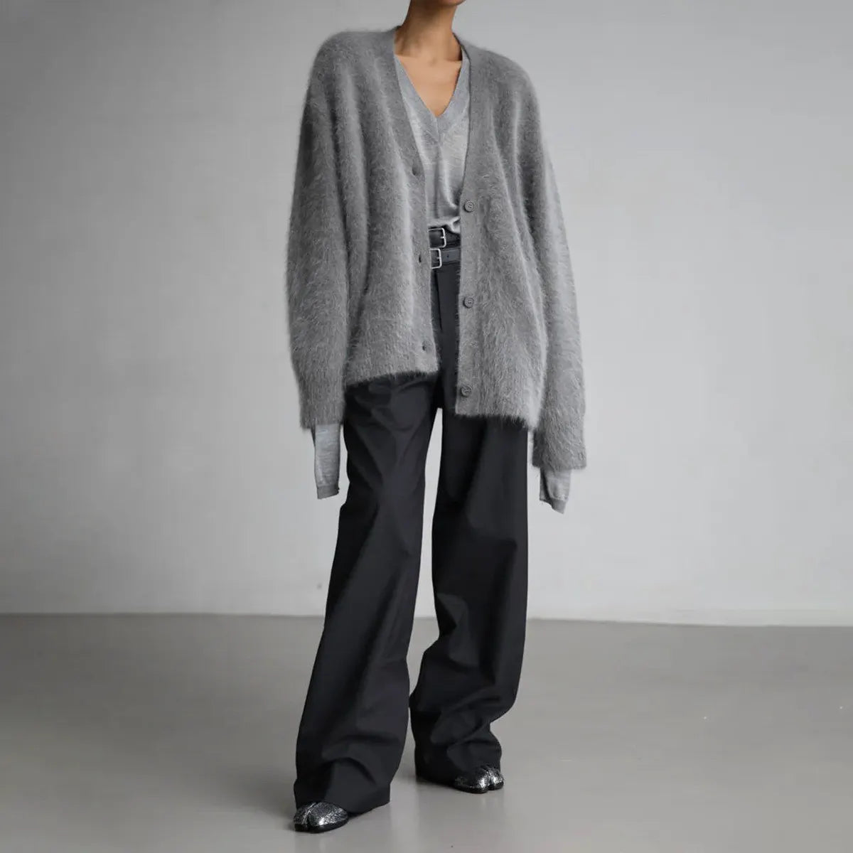 Flauschige Damen Strickjacke V-Ausschnitt