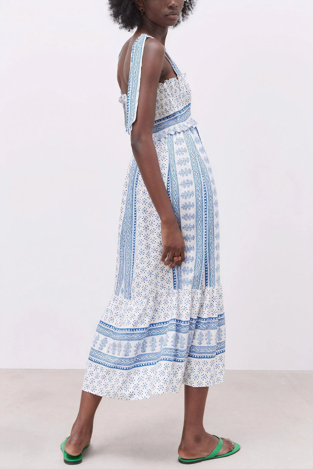 Sommerliches Midi-Kleid mit Blumenmuster