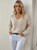 Yasmin Elegantes Strickpullover mit Häkelärmeln