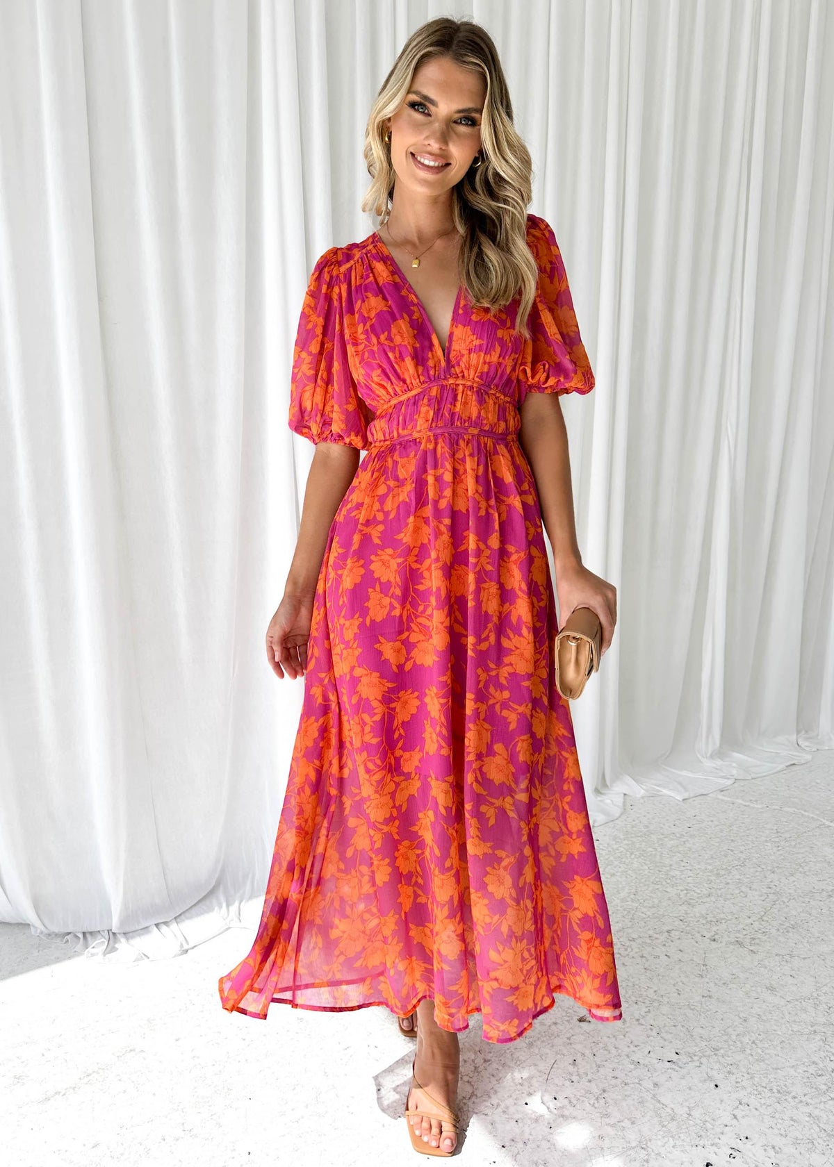 Blumen Maxi-Kleid – Fließend, V-Ausschnitt
