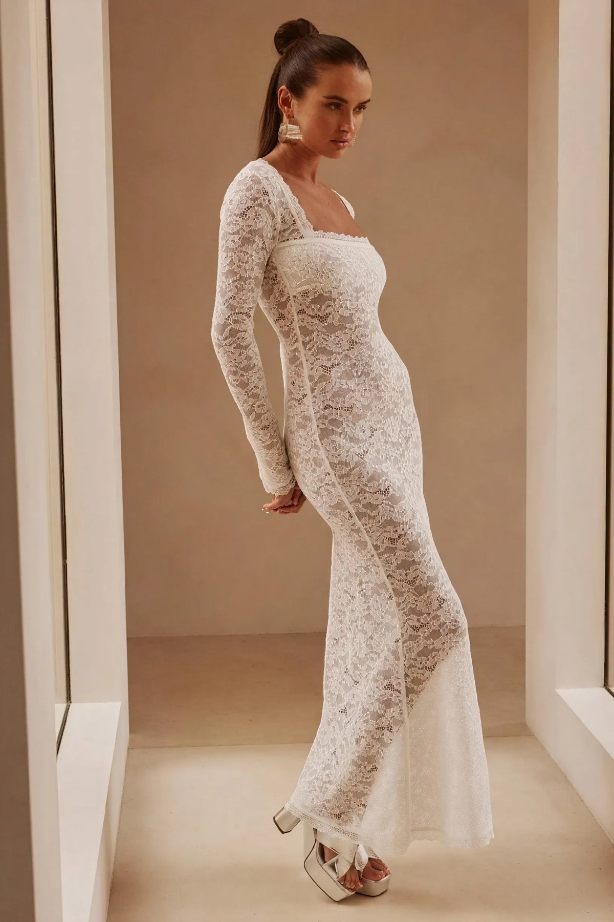 Elegantes Kleid mit Spitze und langen Ã„rmeln