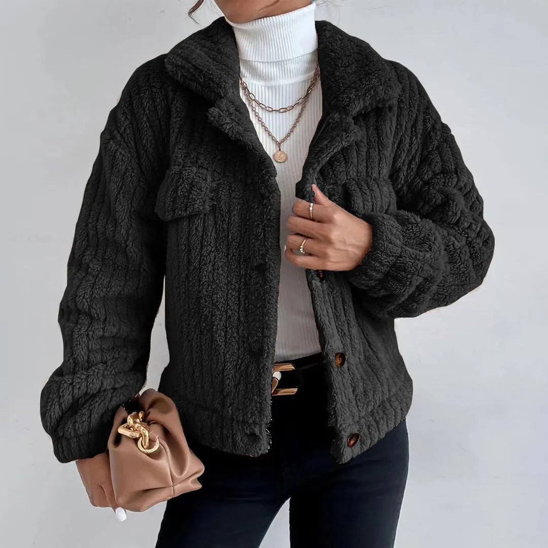 MAEVA | Korte Dames Teddyjas Met Borstzakken – Warm, Modieus & Perfect Voor Winterse Looks