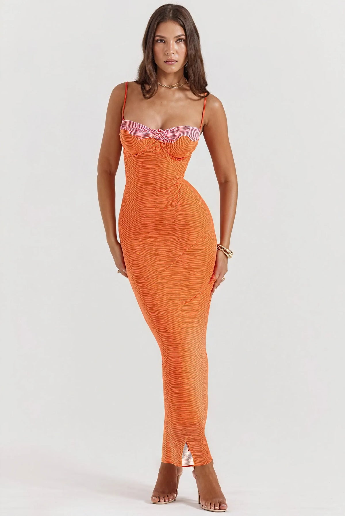 Figurbetontes Kleid mit Struktur