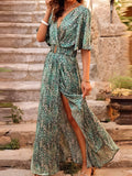 Sommerliches Kleid mit fließendem Schnitt und Muster