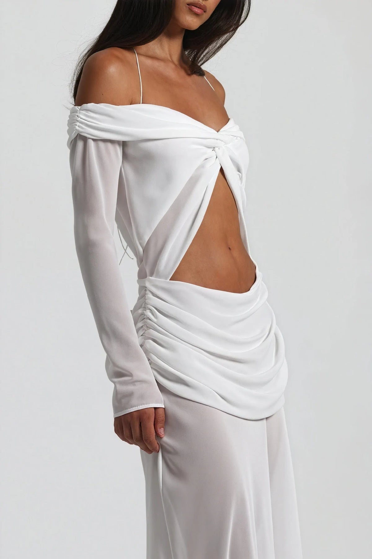 Elegantes Kleid mit Drapierung & Knotendetail