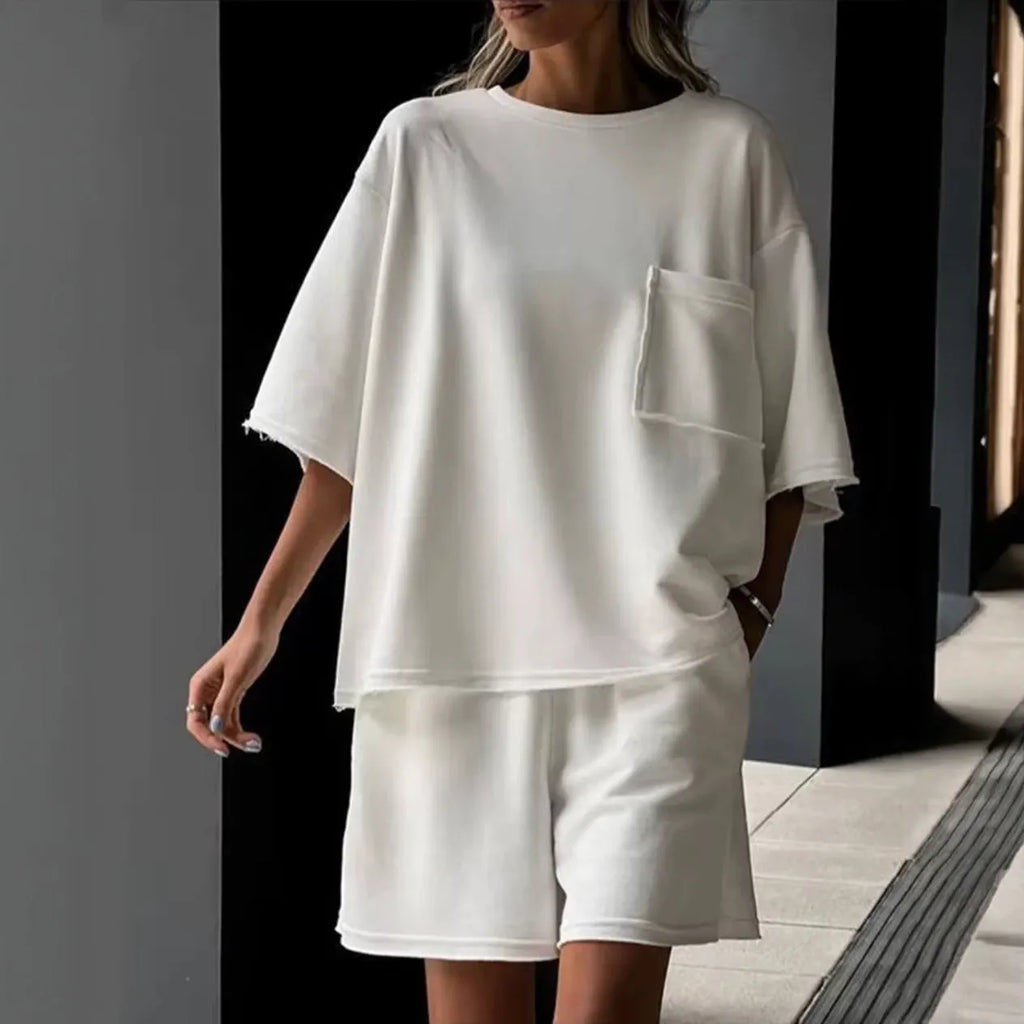 Lässiges Oversized T-Shirt mit Shorts