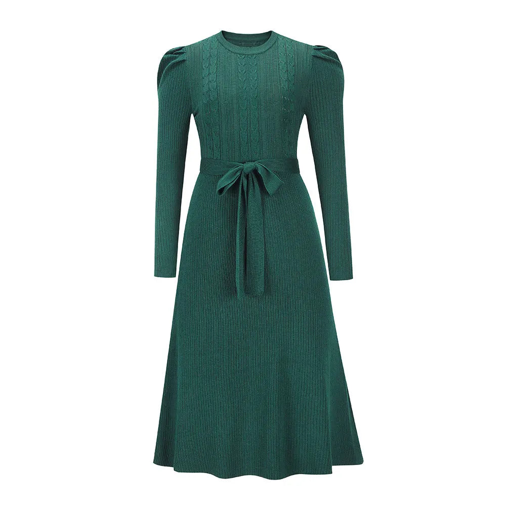 - Gestricktes Midikleid mit Rundhalsausschnitt