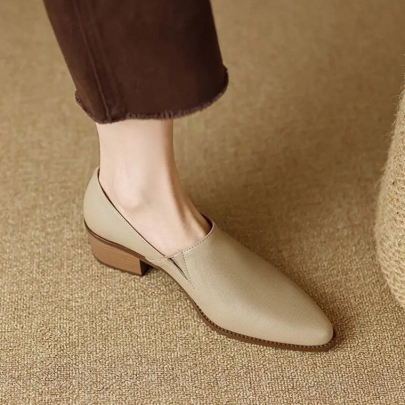 CARLA | Minimalistische Dames Instappers Met Spitse Neus – Elegant, Comfortabel, Tijdloos