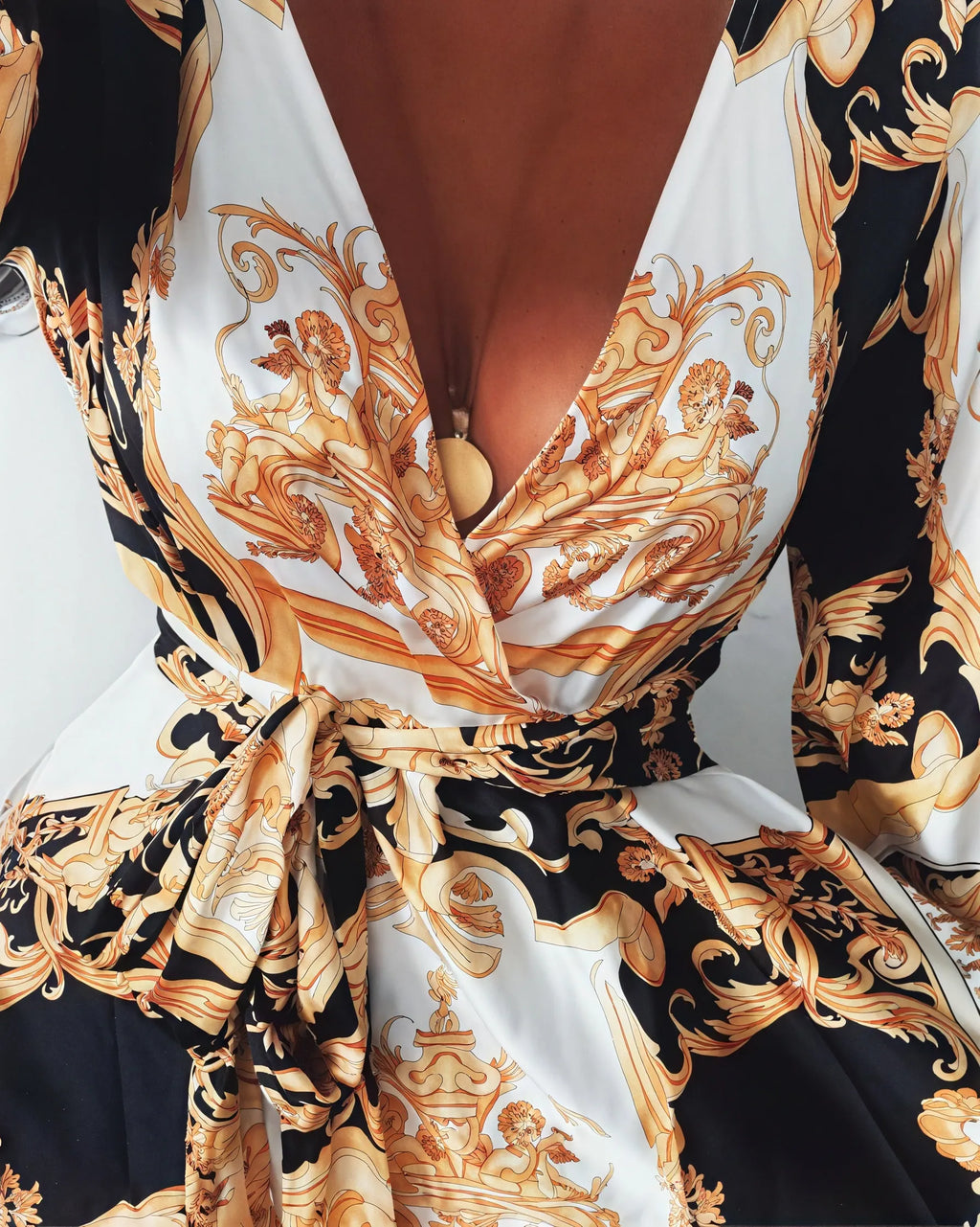 Elegantes Maxikleid mit raffiniertem Muster
