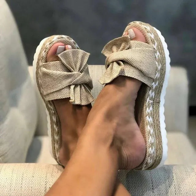 - OrthopÃ¤dische Modedesign-Sandalen