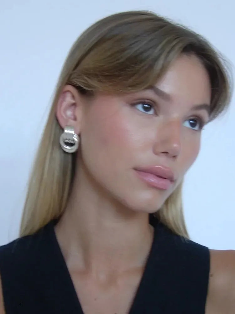 JINTEL | Gedraaide Statement Oorbellen Voor Dames In Zilver – Elegant, Modern, Lichtgewicht