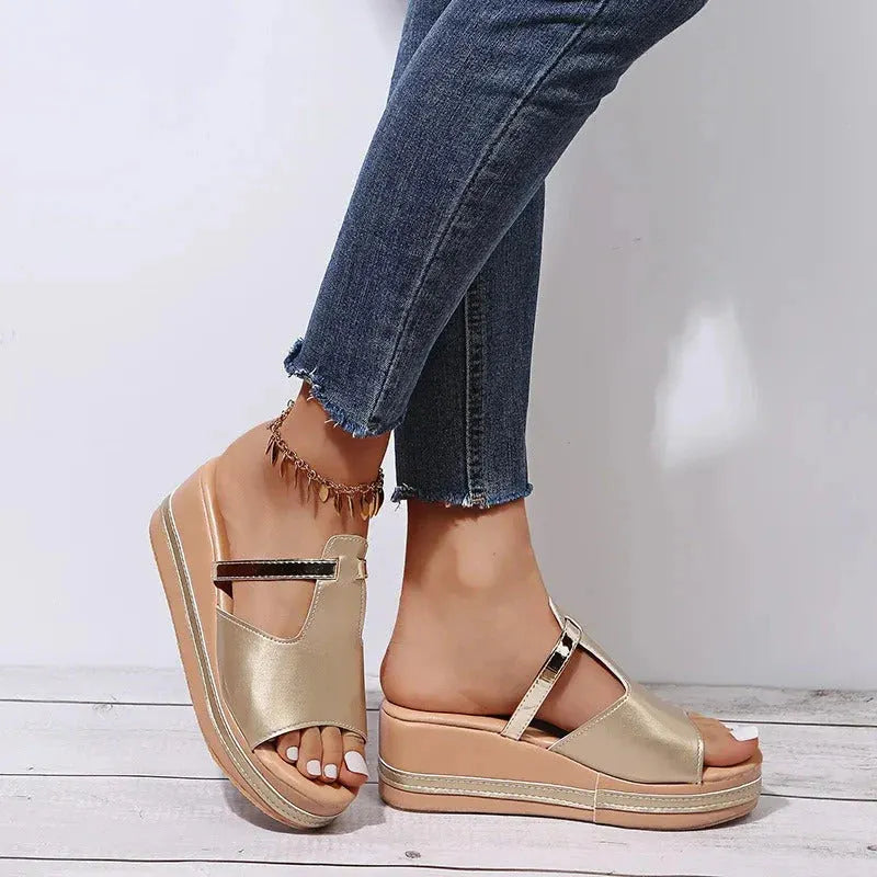 Moderne Plattform Sandalen fÃ¼r den Sommer