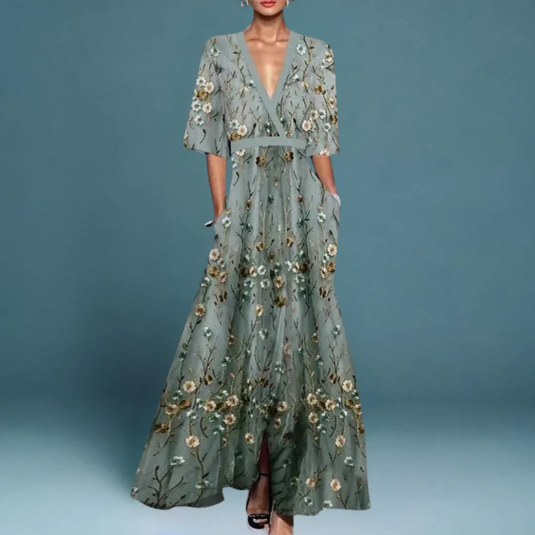 Klara – Elegant Kjole med Naturlig Skønhed