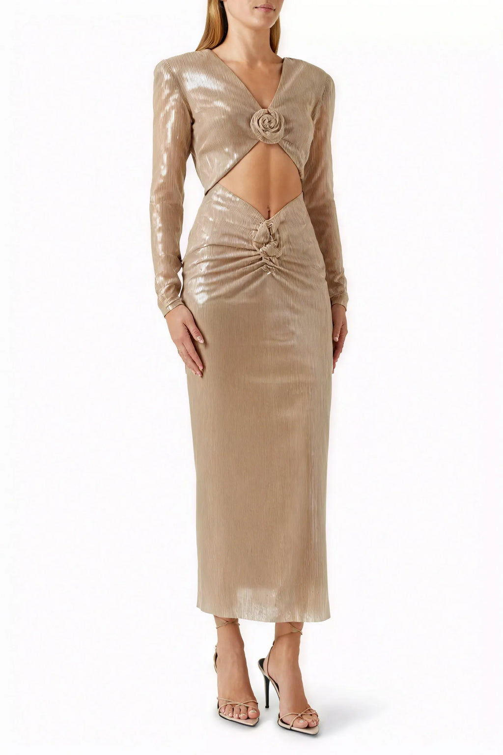 Glanzvolles Abendkleid mit floralen Details