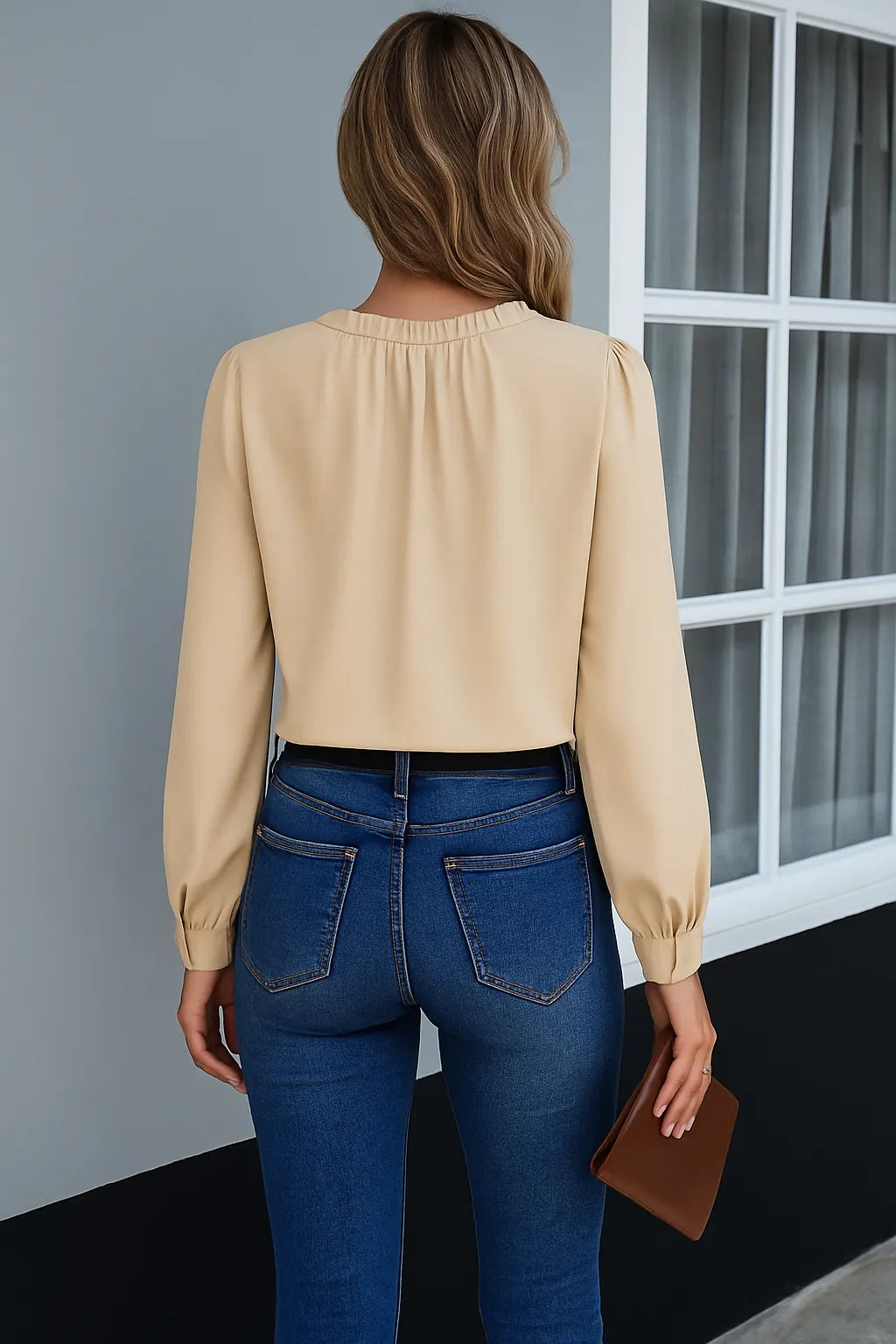 Parnika | Elegant Blouse with Long Sleeves